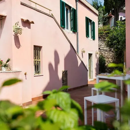 Le Moresche Taura & Mina شقة *